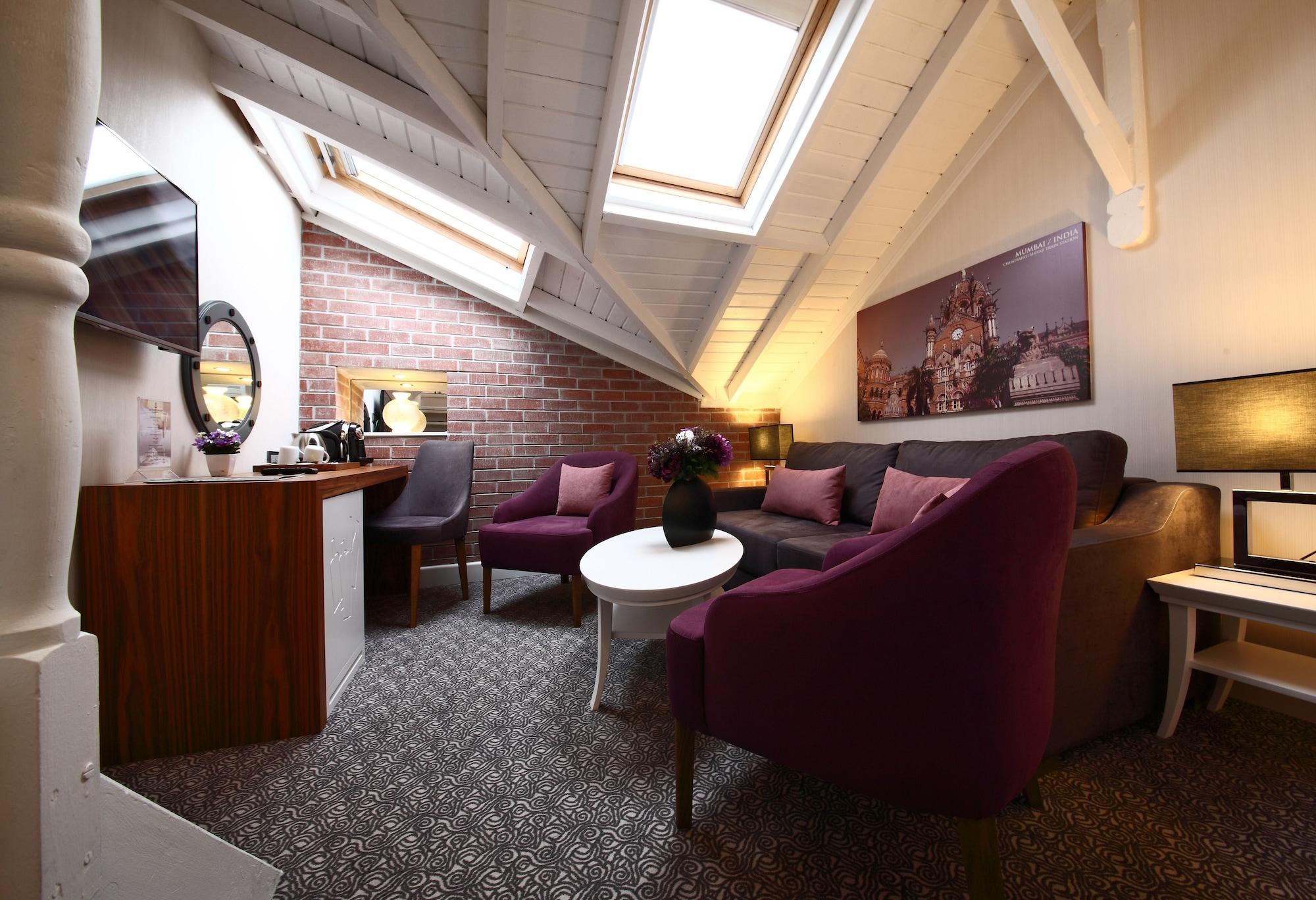 Montania Special Class Hotel Муданья Екстер'єр фото