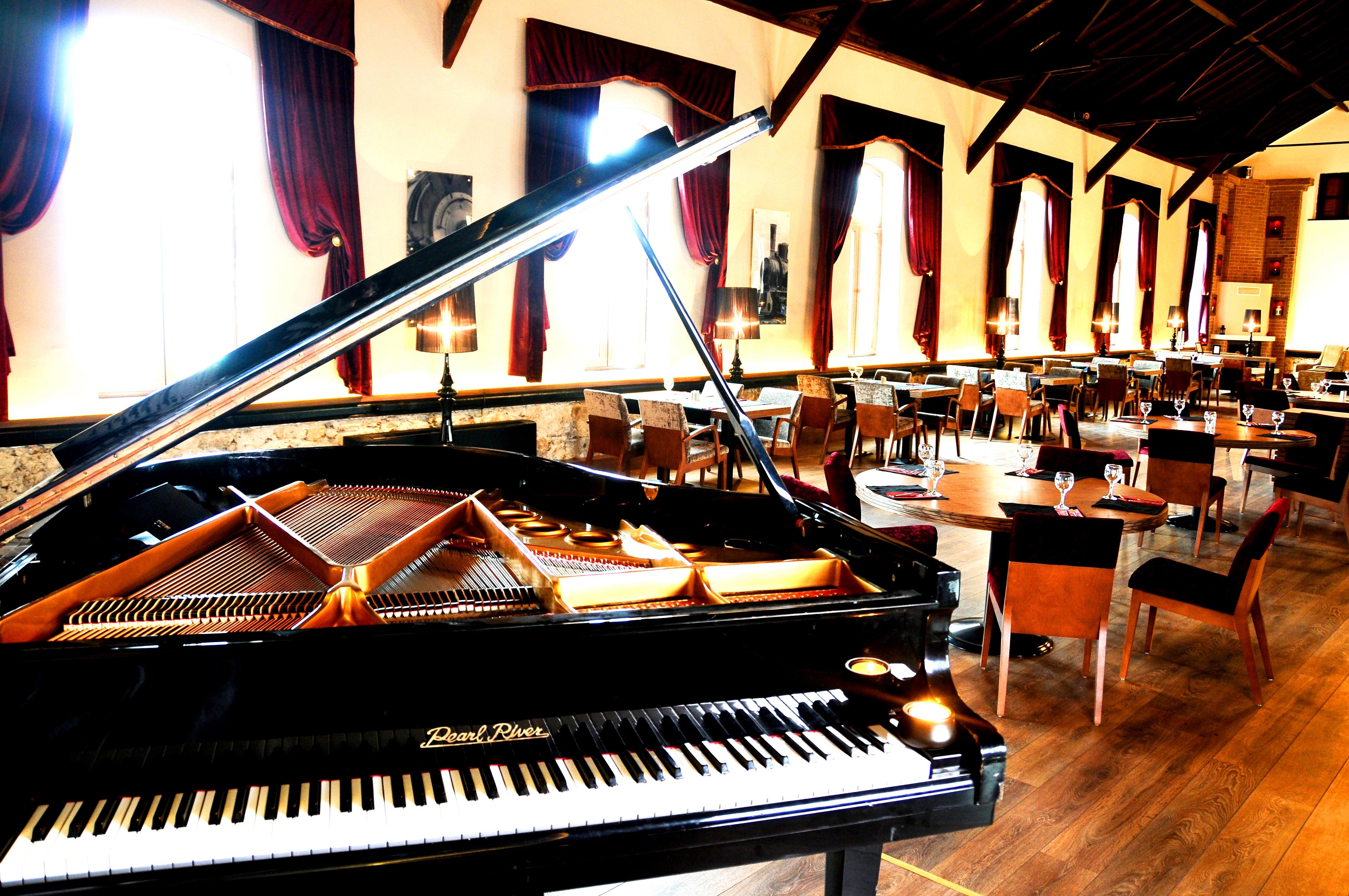 Montania Special Class Hotel Муданья Екстер'єр фото